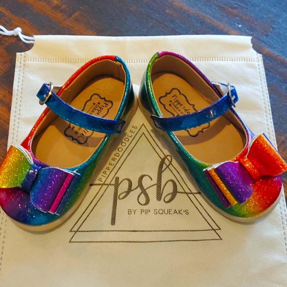 Pip Squeaks / Pipperdoodles Bow Shoes